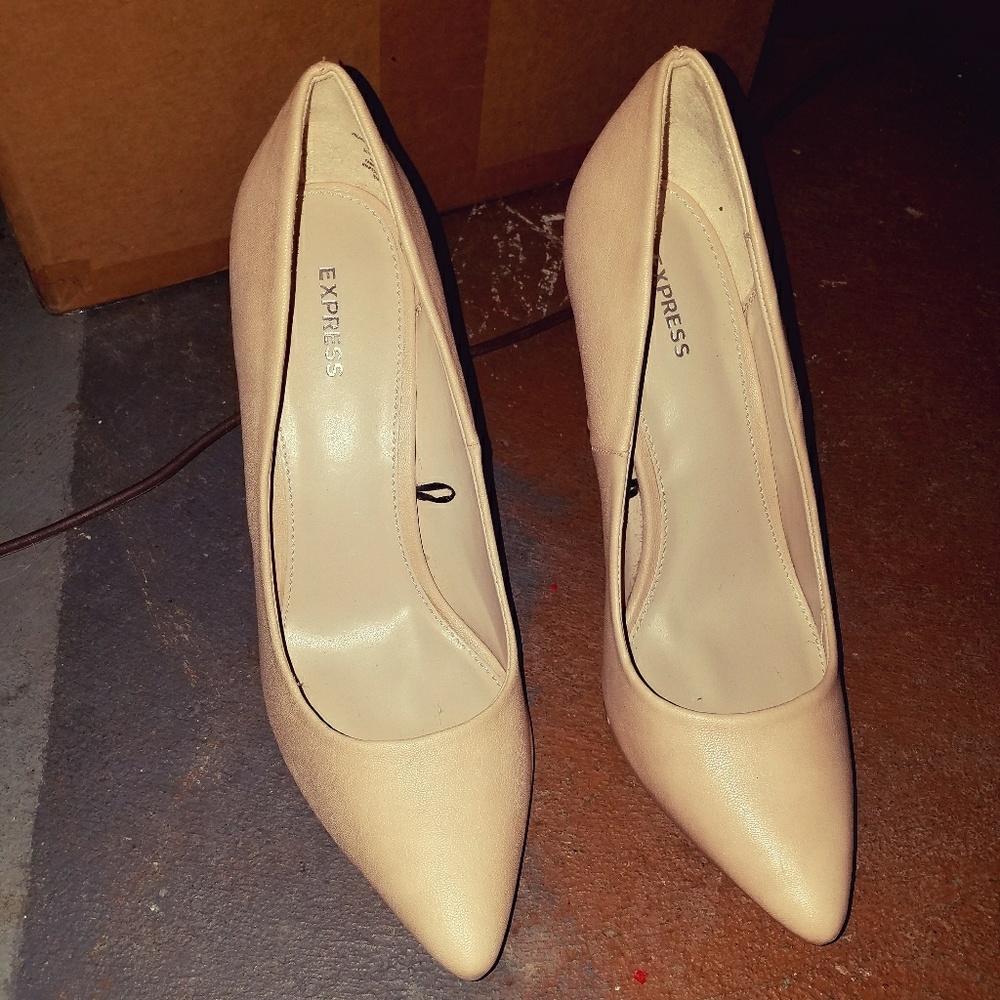 COPY - Express nude heels **brand new**